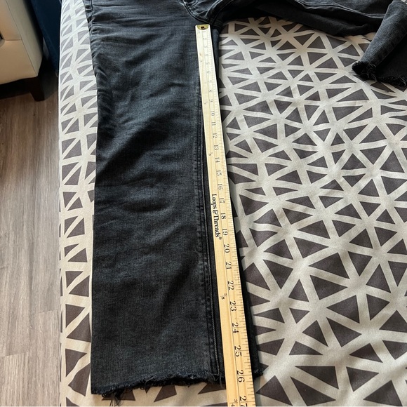 Aritzia Denim Forum The Arlo High Rise Straight Jean‎ Cutoff Hem Washed Black - Picture 14 of 15